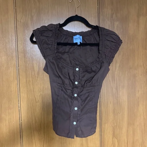 Reformation Alabama Top
Reformation x Devon Lee Carlson
$168
Chocolate Cake - Picture 3 of 5